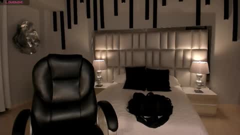 Snapshot of carolinegrace_ chatting on November 2025 10:25:01 AM Caro online show from November 2025 10:25:01 AM