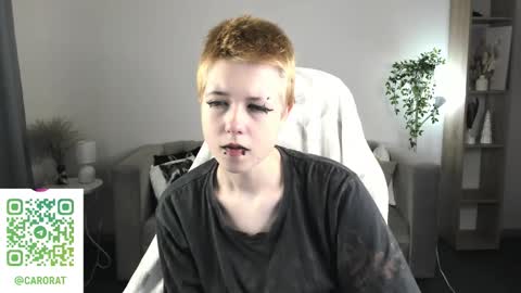 Snapshot of carolinerichter chatting on September 2025 02:44:02 AM CarolineRichter online show from September 2025 02:44:02 AM