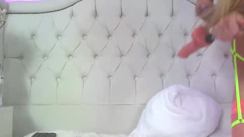 Snapshot of carolinesampaio chatting on November 2025 05:57:01 PM carolinesampaio online show from November 2025 05:57:01 PM