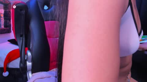 Snapshot of carolinescoth_dl chatting on December 2024 09:12:01 PM Caroline Scoth online show from December 2024 09:12:01 PM