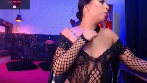 Snapshot of carolinescoth_dl chatting on March 2025 06:43:02 PM Caroline Scoth online show from March 2025 06:43:02 PM