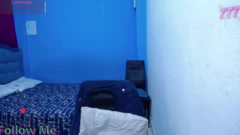 Carolinhe  online show from May 2026 08:50:01 PM