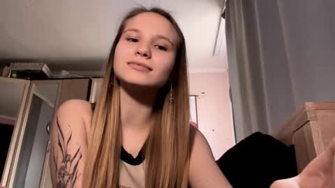 Snapshot of carollgalle chatting on February 2026 08:43:01 AM Carolina online show from February 2026 08:43:01 AM