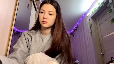 Snapshot of carolynexford chatting on December 2025 02:10:02 PM Emma online show from December 2025 02:10:02 PM