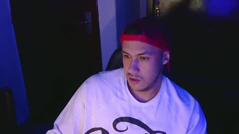 Snapshot of casas_oom chatting on December 2024 04:09:02 AM online show from December 2024 04:09:02 AM