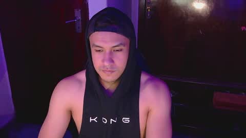 Snapshot of casas_oom chatting on December 2024 07:22:01 AM online show from December 2024 07:22:01 AM