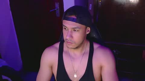 Snapshot of casas_oom chatting on February 2025 11:55:01 AM online show from February 2025 11:55:01 AM