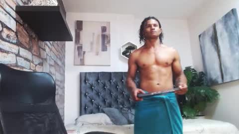 Casike online show from October 2025 08:04:02 PM