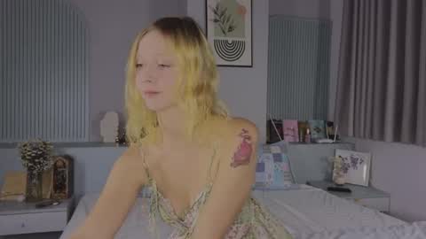 Cassie online show from December 2025 03:33:01 AM