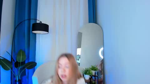 Hello my name is Cassie and my friend Nilo is also here online show from February 2025 06:29:02 AM