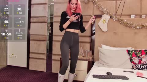 Snapshot of cassiefoxx_ chatting on December 2024 07:39:02 PM Cassie online show from December 2024 07:39:02 PM