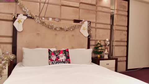 Snapshot of cassiefoxx_ chatting on December 2024 07:34:02 PM Cassie online show from December 2024 07:34:02 PM