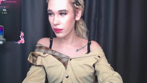 Snapshot of cassiemich chatting on January 2025 02:14:01 PM Cassie online show from January 2025 02:14:01 PM