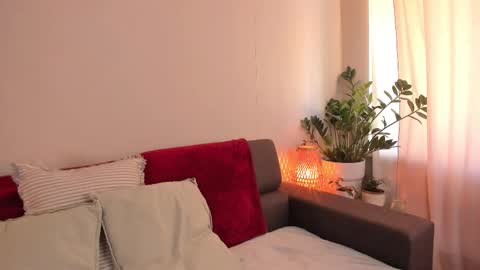  cassandra  online show from October 2025 11:32:02 AM