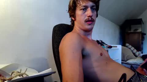 Snapshot of castration40 chatting on October 2025 09:24:01 PM castration40 online show from October 2025 09:24:01 PM