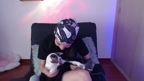 Snapshot of cat_black___ chatting on January 2025 08:22:01 AM cat online show from January 2025 08:22:01 AM