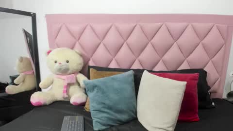 Snapshot of cata_gil1 chatting on October 2025 06:15:01 PM cata_gil1 online show from October 2025 06:15:01 PM