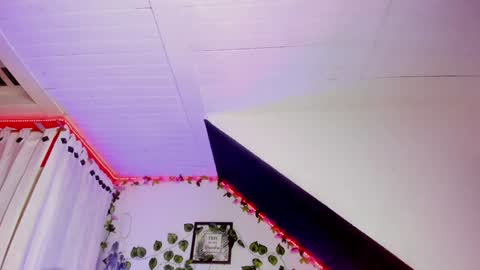 Cata green model independient online show from January 2025 01:00:02 AM