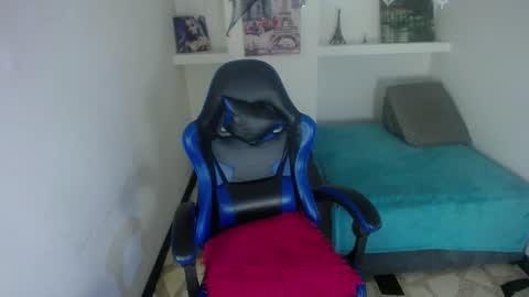 C A T A L E H I A online show from November 2025 07:48:02 PM