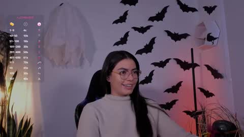 Snapshot of catalella_01 chatting on October 2025 08:30:01 PM MACARENA online show from October 2025 08:30:01 PM