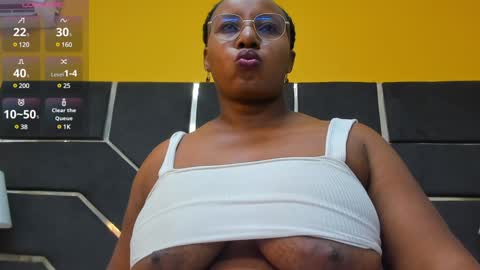 Snapshot of cataleya_smith20 chatting on December 2024 02:19:02 PM cataleya smith20 online show from December 2024 02:19:02 PM