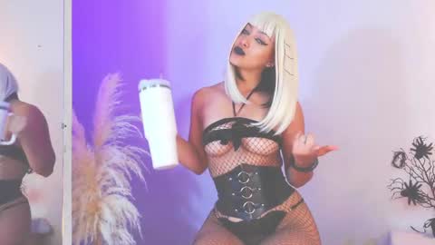 Catalina lovers online show from December 2024 06:57:02 PM