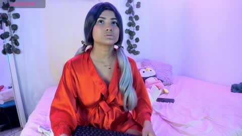 Snapshot of catalina_and_roger chatting on November 2025 09:26:02 PM Cata y Roger online show from November 2025 09:26:02 PM