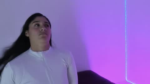 Catalina bustos online show from October 2025 01:47:01 AM