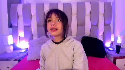 Snapshot of catarsiss_moon chatting on December 2024 11:54:02 AM Cat online show from December 2024 11:54:02 AM