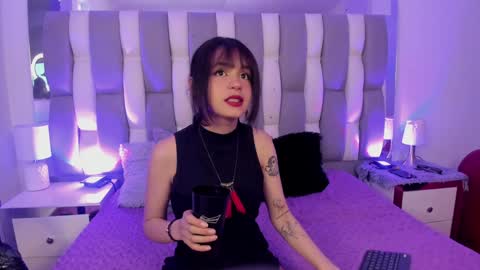 Snapshot of catarsiss_moon chatting on December 2024 02:02:01 PM Cat online show from December 2024 02:02:01 PM