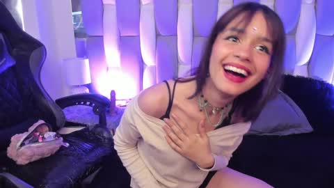 Snapshot of catarsiss_moon chatting on December 2024 02:10:02 PM Cat online show from December 2024 02:10:02 PM