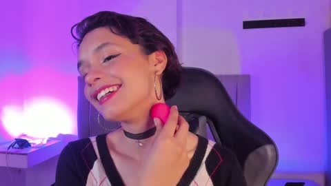 Snapshot of catarsiss_moon chatting on February 2025 08:20:02 PM Cat online show from February 2025 08:20:02 PM