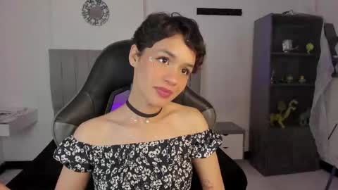 Snapshot of catarsiss_moon chatting on February 2025 08:25:01 PM Cat online show from February 2025 08:25:01 PM