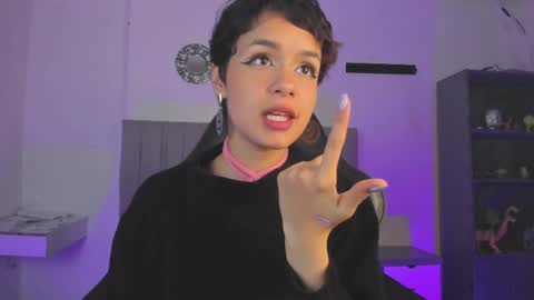 Snapshot of catarsiss_moon chatting on March 2025 11:38:01 PM Cat online show from March 2025 11:38:01 PM