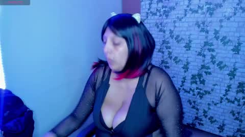 Snapshot of catboobs_ chatting on November 2025 03:50:02 AM Mia online show from November 2025 03:50:02 AM