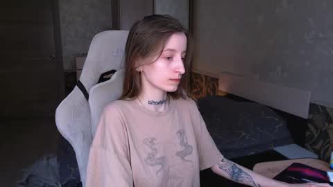 Snapshot of cath_dysphoria_ chatting on May 2026 10:42:01 AM CATH online show from May 2026 10:42:01 AM