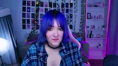 Snapshot of catharinejones chatting on June 2026 06:07:01 AM KettieHi My name is Katie I love drawing and I can play the guitar. And love dancing online show from June 2026 06:07:01 AM