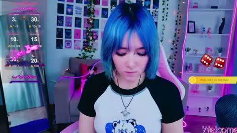 Snapshot of catharinejones chatting on July 2026 08:06:02 AM KettieHi My name is Katie I love drawing and I can play the guitar. And love dancing online show from July 2026 08:06:02 AM