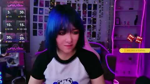 Snapshot of catharinejones chatting on July 2026 05:37:02 AM KettieHi My name is Katie I love drawing and I can play the guitar. And love dancing online show from July 2026 05:37:02 AM