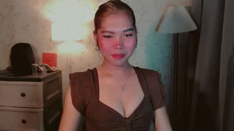 catherine_365 online show from November 2025 05:57:02 PM