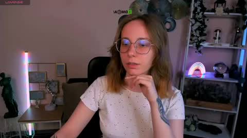 Snapshot of catherine_kitty chatting on May 2026 05:58:02 AM Catherine online show from May 2026 05:58:02 AM