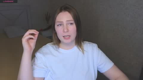 Snapshot of catherine_river chatting on March 2025 12:23:01 PM Catherine online show from March 2025 12:23:01 PM