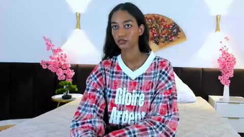 Snapshot of catherineedwards chatting on November 2025 02:50:01 PM Catherine online show from November 2025 02:50:01 PM