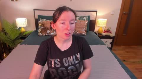 Catrin online show from April 2026 06:00:02 AM