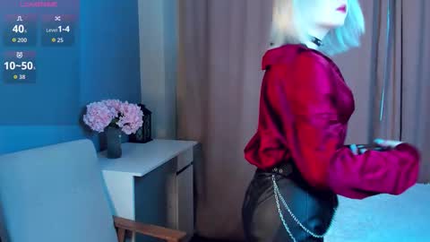 Mia online show from March 2026 11:05:02 AM