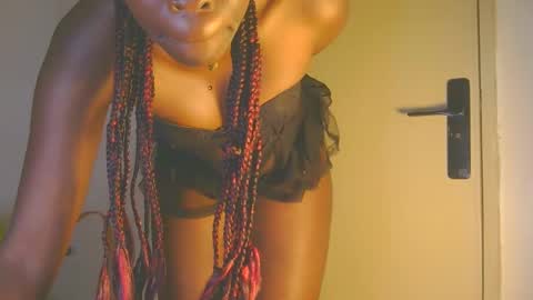 Snapshot of cathynoir chatting on September 2025 01:17:01 AM catrine online show from September 2025 01:17:01 AM