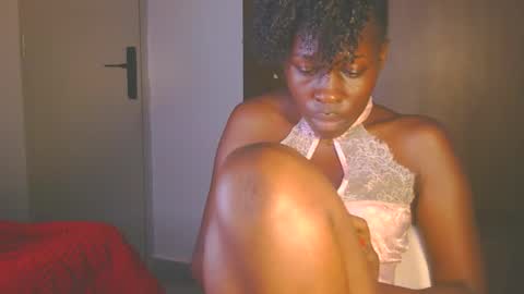 Snapshot of cathynoir chatting on October 2025 04:24:02 AM catrine online show from October 2025 04:24:02 AM