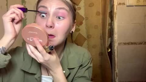 Snapshot of catinagaznes chatting on October 2025 09:15:02 PM Lola online show from October 2025 09:15:02 PM