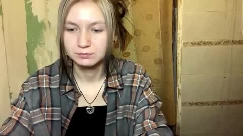 Snapshot of catinagaznes chatting on November 2025 09:03:01 PM Lola online show from November 2025 09:03:01 PM