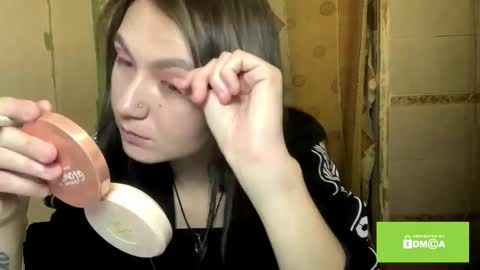 Snapshot of catinagaznes chatting on November 2025 09:15:01 PM Lola online show from November 2025 09:15:01 PM